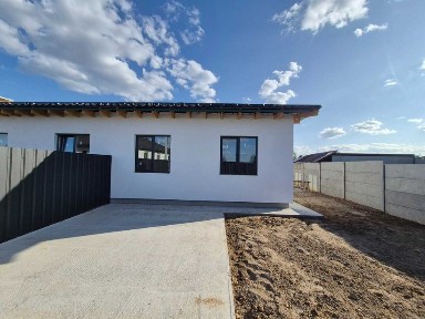 Продам будинок-дуплекс 75м2 на ділянці 3 сотки, гарне місце, Тарасівка