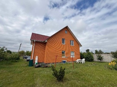 Будинок в дуже гарному місці в с. Лище