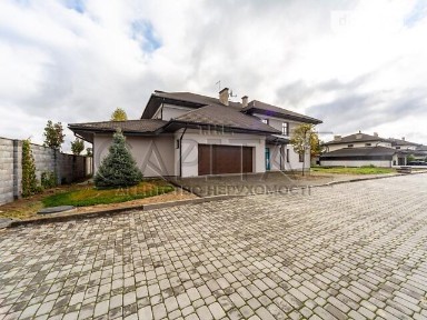 Продаж 2 поверхового будинку з ділянкою на 25 соток, 550 кв. м, 8 кімнат • ID 34748673