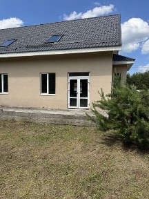 Продаж будинку у мальовничому місці