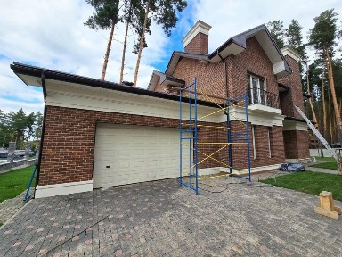 Продаж будинка 280 м2 з цегли у соснах газ гараж 2 авто с. Ходосівка закрите містечко охорона поруч Лісники Хотів Козин