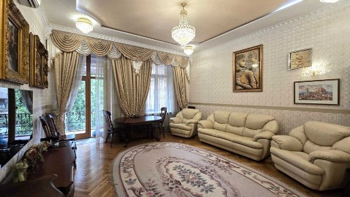 Продам 4 комнатную квартиру в Приморском районе с АГВ. Проспект Шевченко / Пироговская