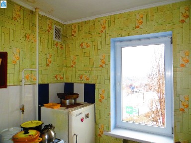 Гарненька малосімейка на вул. Десантна.