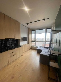 Продаж 1-кімнатної квартири в центрі міста ЖК 