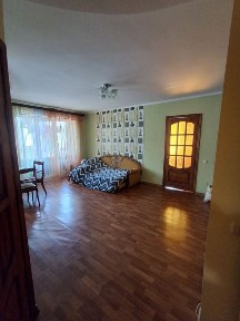 ИЗЮМ продається 2-х комнатная квартира, на 2 этаже 5-ти этожного дома 18700&
