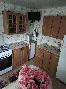 У продажу добротний будинок у передмісті
