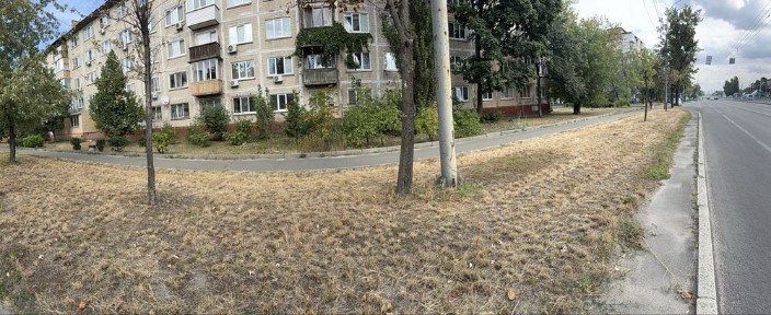 Продам фасадне нежитлове примішення! Воскресенський проспеет 18.