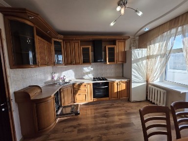 сдам 1 к кв 50м2 на Королева Тополева ост Школа, Вузовский, эт 7, газ, посудомойка