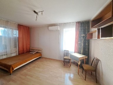 Сдам 1-ую квартиру Черёмушки ул. Варненская/ул. Инглези 40м 7000грн длительный срок