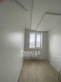 Продам квартиру з ремонтом у новому будинку. Море через дорогу.