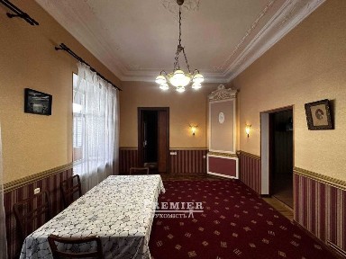 3к квартира в самому центрі Одеси - 3,2 м стелі та справжній камін