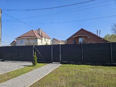 Продам свой одноэтажный новый дом Осокорки, метро Славутич, 120м.