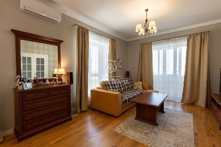 Продаж 3-кімнатної квартири 112.8 м², Святошинська вул., 27Д