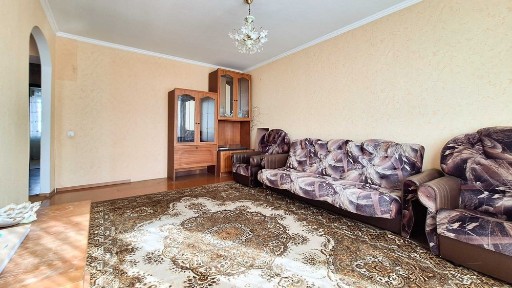 Продам 3-кім квартиру з індивідуальним опаленням в цегляному будинку по вул. Студентська, 2.