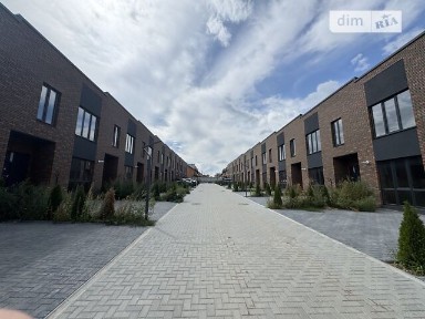 Продаж 2 поверхового таунхауса з ділянкою на 1.4 сотки, 77 кв. м, 2 кімнати, на вул. Незалежності • ID 34753373