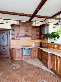 Простора квартира з якісним ремонтом у центрі Чернігова
