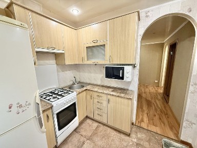Продаж 3 кімнатної квартири вул. Тенісна (центр Кічкасу)