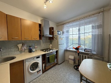 Продаж 2-кімнатної квартири на просп. Чорновола