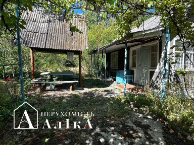 Продам дачний будинок