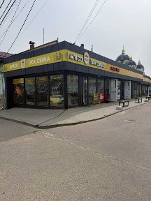 Оренда приміщень в центрі м. Яворів на Площі Ринок