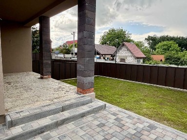 Дуплекс в центрі Бучі! Газове опалення, велика ділянка.
