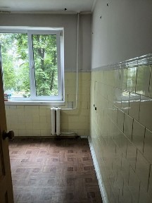 2 кімнатна, вул. Тероборони буд 2, 2 поверх, 47м, ТОРГ!