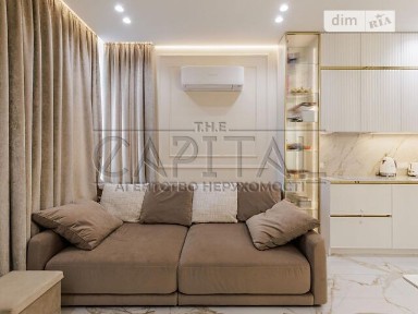 Продаж 3к квартири 74 кв. м на вул. Предславинська 42-А • ID 34757248