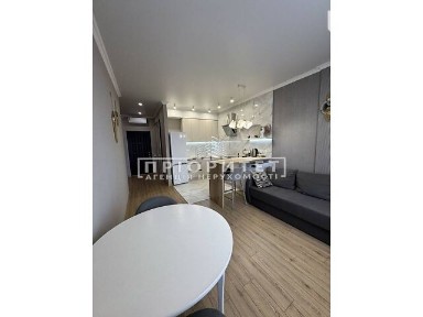 Продаж 1к квартири 45 кв. м на вул. Літературна • ID 34755343
