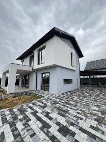 Продаж будинку ближній Львів без комісії