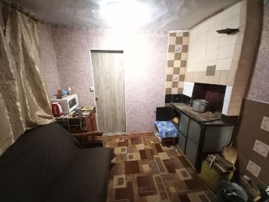 Продам окремий будинок з участком Типография