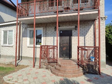 Оренда - двоповерховий дачний будинок з виходом до річки в с. Новоселівка Самарівського району