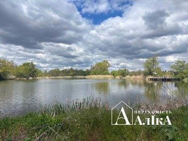 Продам будинок неподалік міста