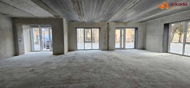 Продаю приміщення біля Парку Шевченка. 96м2.