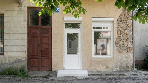 Продаж комерції фасад центр з ремонтом під будь-який вид діяльності