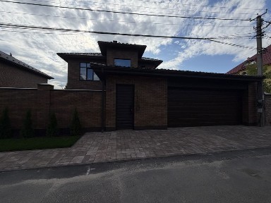 Будинок з гаражем та підвалом | початковий ремонт | 3,5 км до Києва