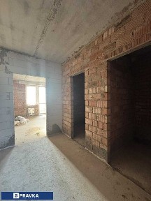 Продам 2-х ком в кирпичном и газовом доме ул Сахарова дом заселен