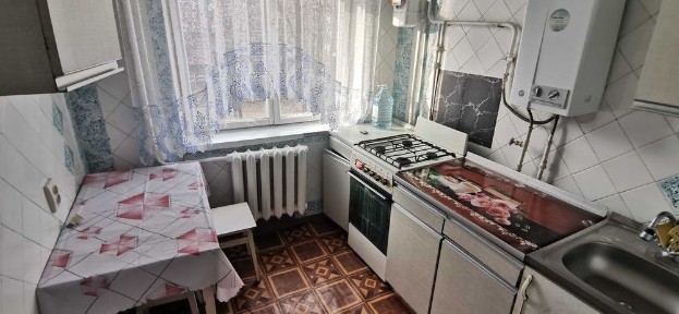 2к квартира перехрестя Космонавтів і Келецька
