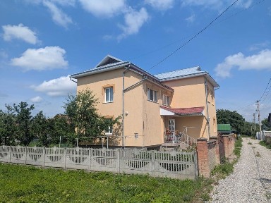 Житловий будинок в Крихівцях