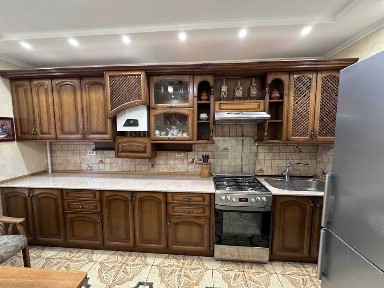 Продаж 3 км квартири в спальному районі міста