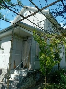 Продам будинок зі зручностями з кіоском на Калинці