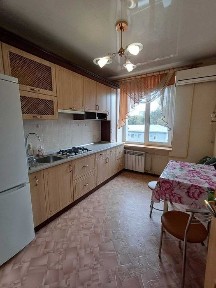 Оренда 1к по вул. Космічній. Газ. 4/9. Цегла. 40м