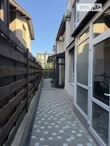 Продам таунхаус в центрі Бучі, поряд школа і садочок
