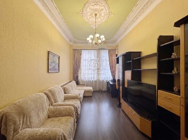 Продаж 2-кімнатної квартири 71 м², Інженерний пров., 4