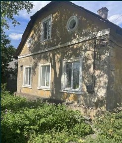 Продам 2-х этажный дом в отличном месте