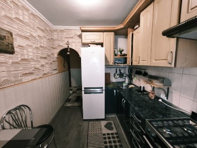 Продам квартиру по вул. Роменській