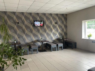 Продаж комерційної будівлі з діючим кафе у м. Мукачево, вул. Берегівська