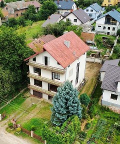 Продається будинок-особняк біля центру Самбора