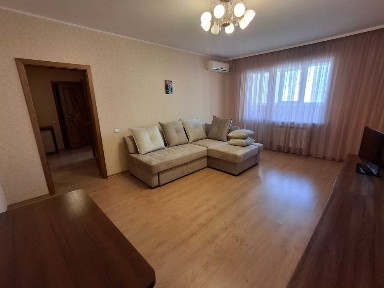 Продам 1 кімнатку квартиру. Метро Позняки. вул. Гмирі