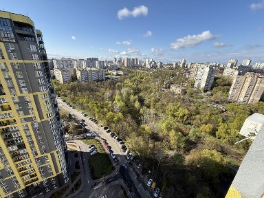 • 1-кімнатна квартира з ремонтом у ЖК «Медовий», Київ