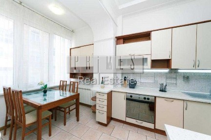 Продаж 4к квартири з ремонтом, вул. Євгена Чикаленка, 19а, Центр